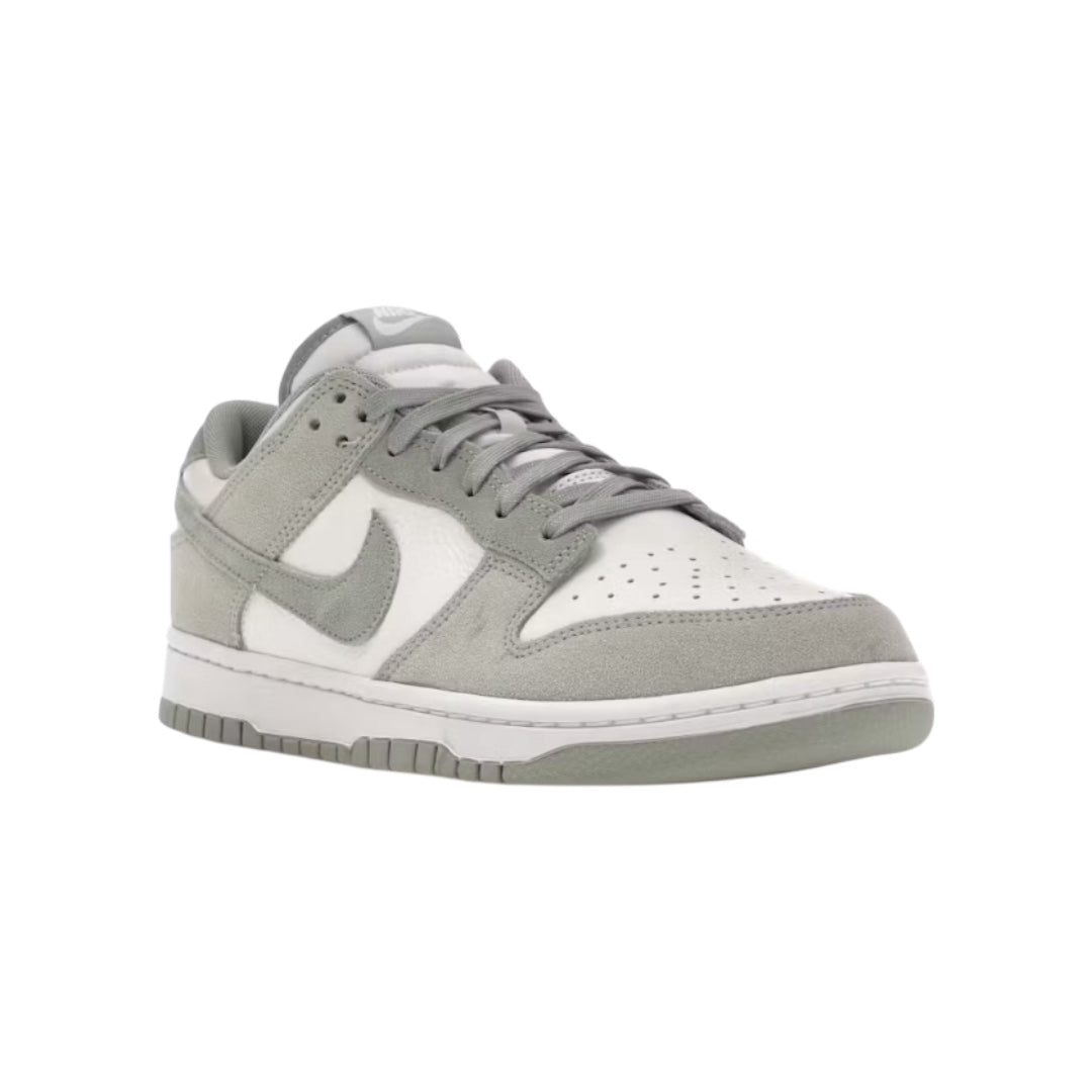 Nike Dunk Low SE “White Light Pumice”