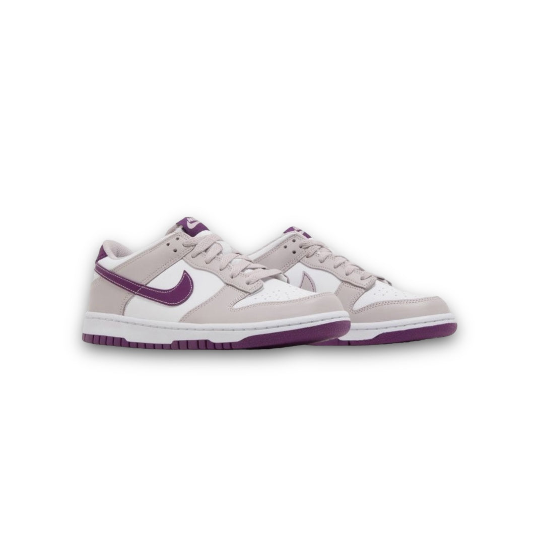 Dunk Low “Platinum Violet”