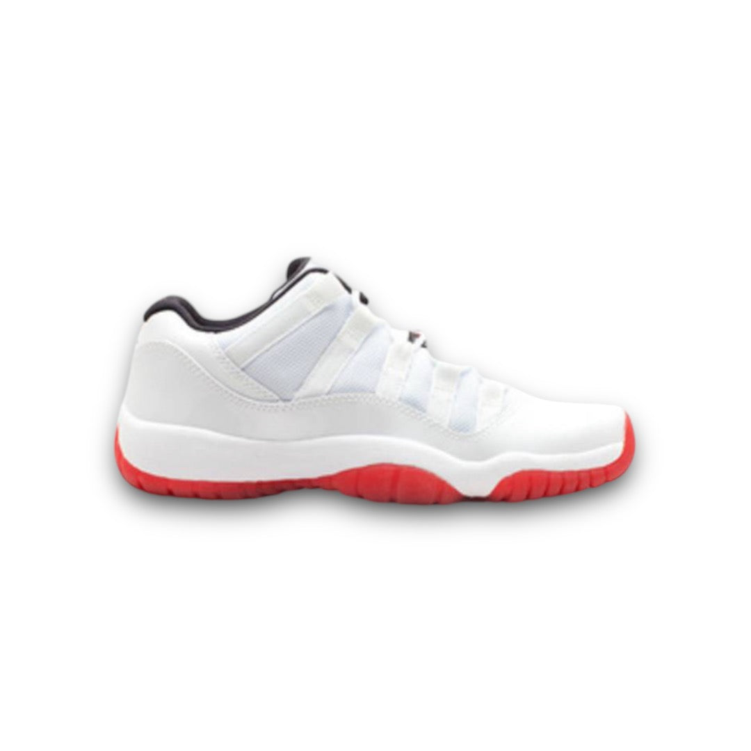 Jordan 11 Low “White / Red”