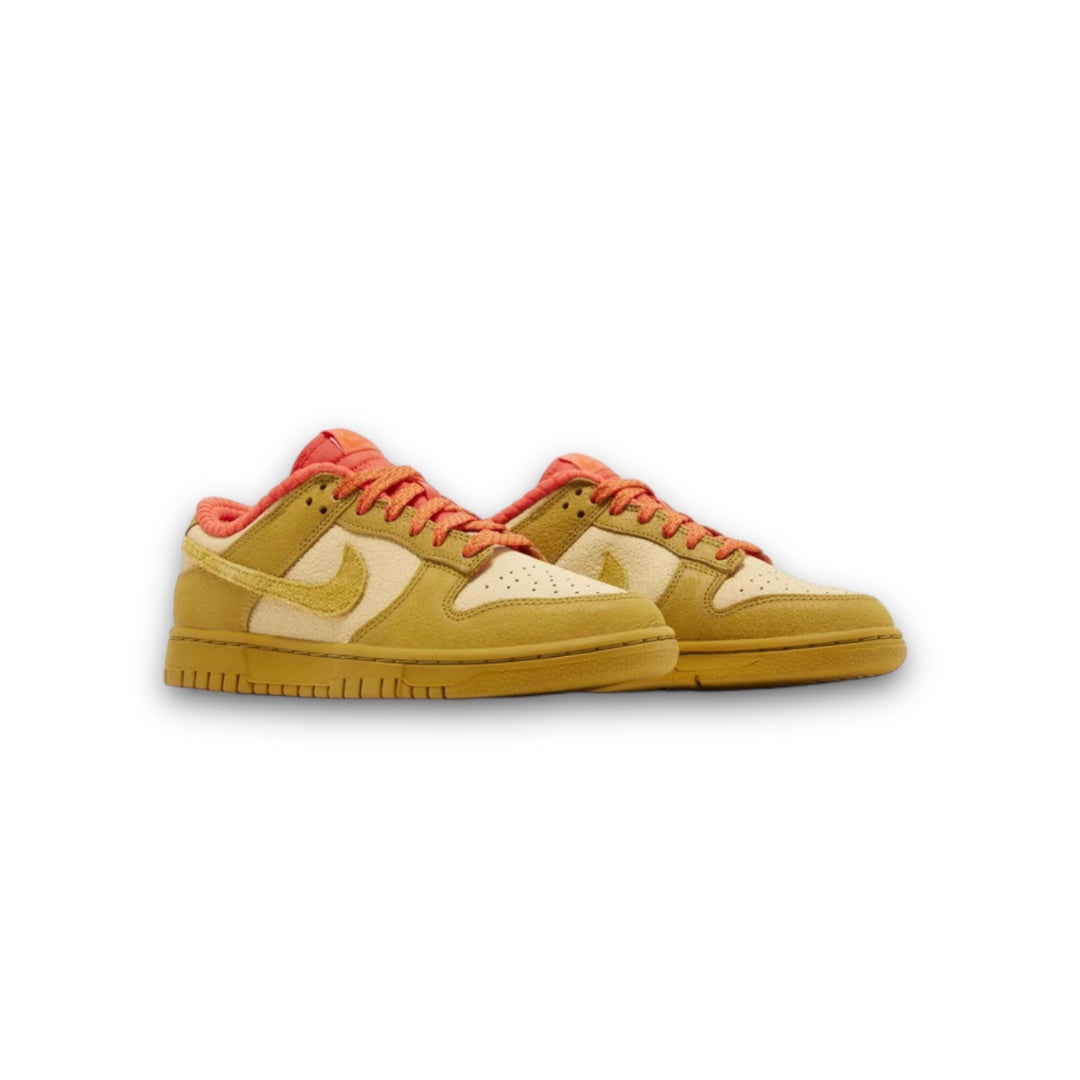 Nike Dunk Low Wmns Bronzine Sesame Picante Red