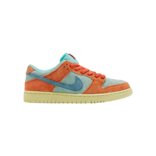 Dunk Low SB “Orange Emerald”