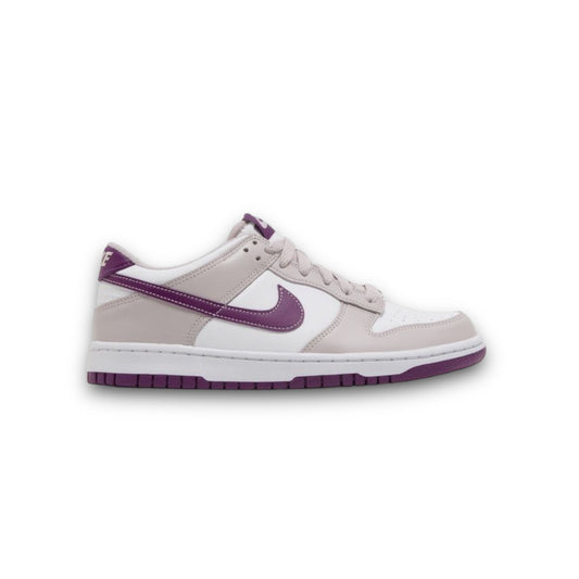 Dunk Low “Platinum Violet”