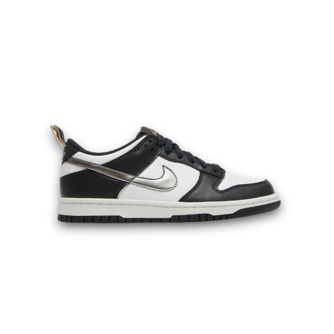 Dunk Low “Off Noir Metallic Pewter”