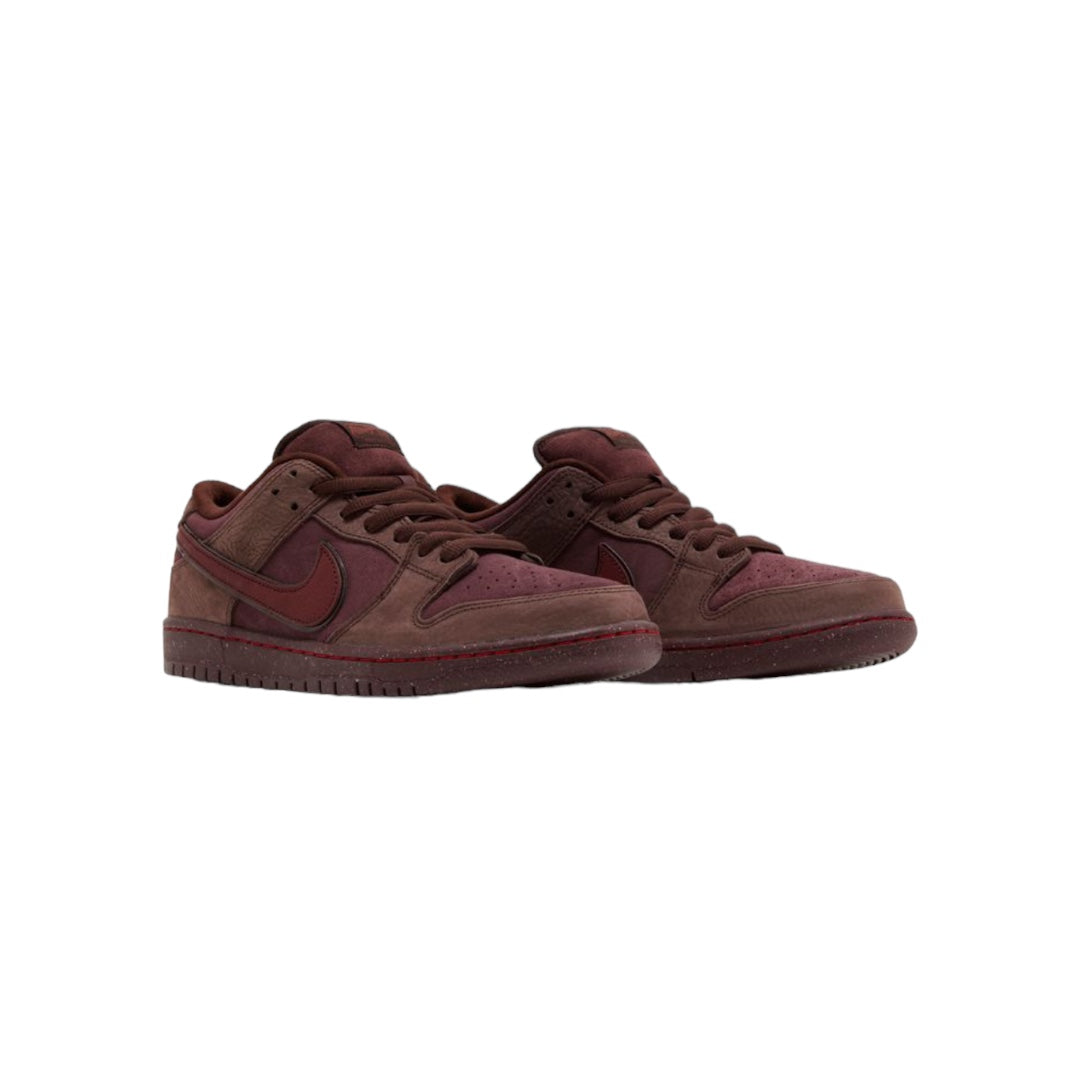 Dunk Low “Burgundy City Of Love”