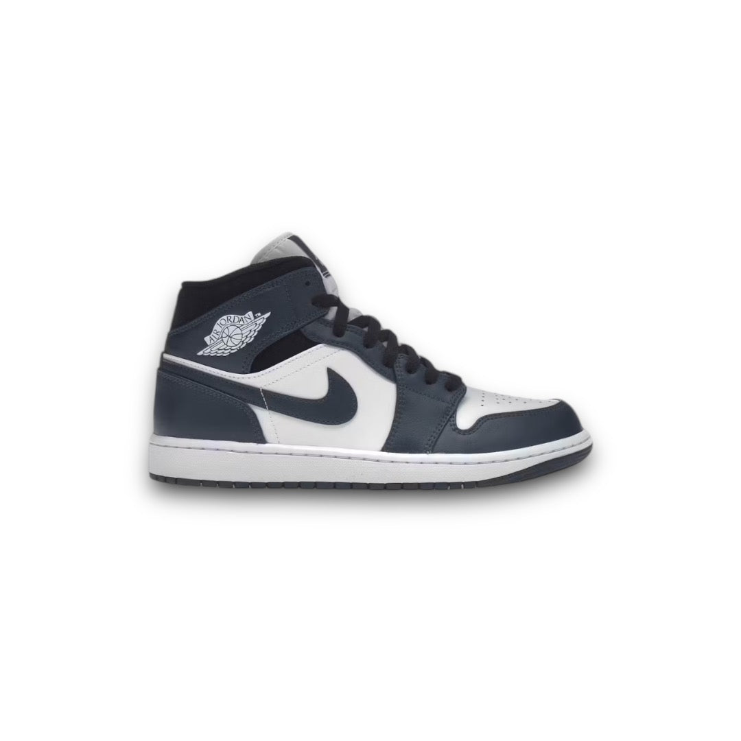 Jordan 1 Mid “Navy”