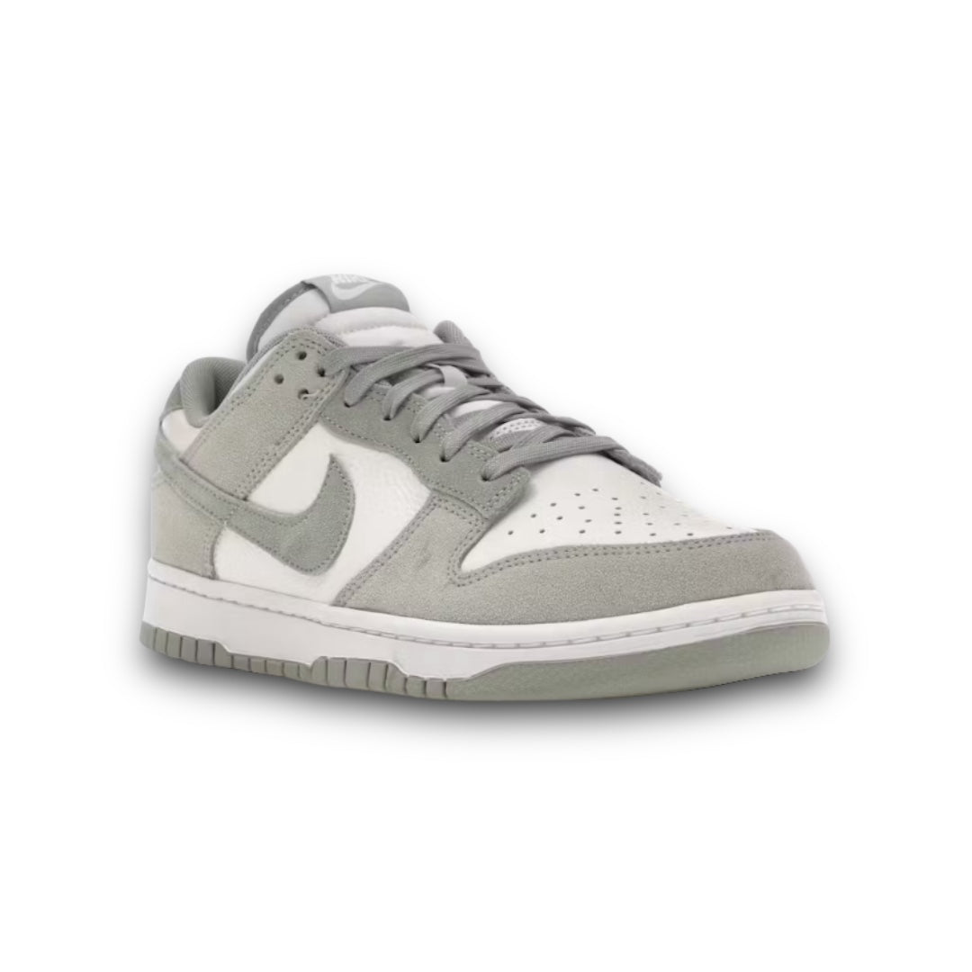 Nike Dunk Low SE “White Light Pumice”